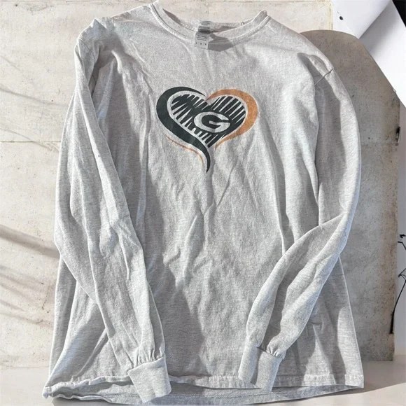 Gildan Gray Long Sleeve Tee with Heart Design #346 - Picture 1 of 3